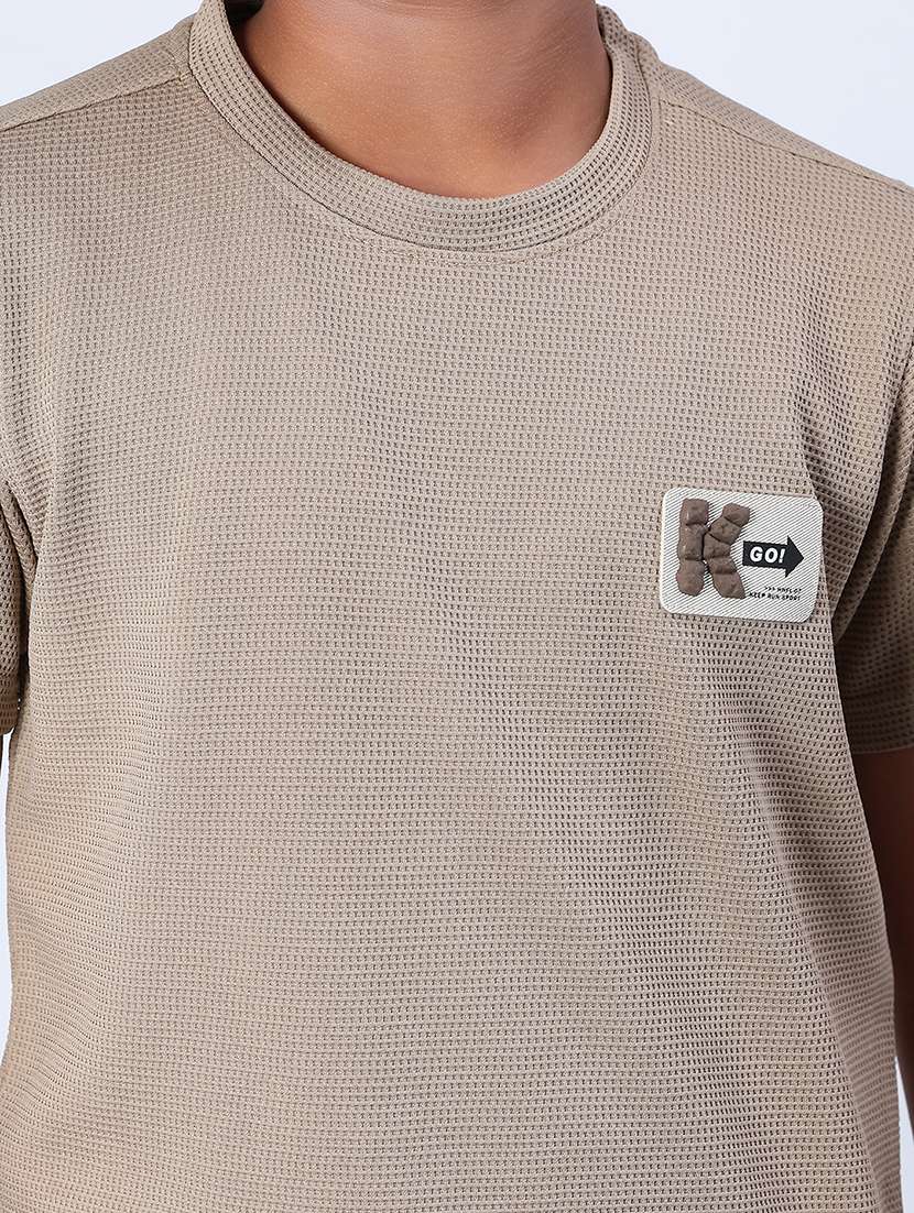 boys solid t-shirt and shorts co-ord set - 22033417 -  Standard Image - 4