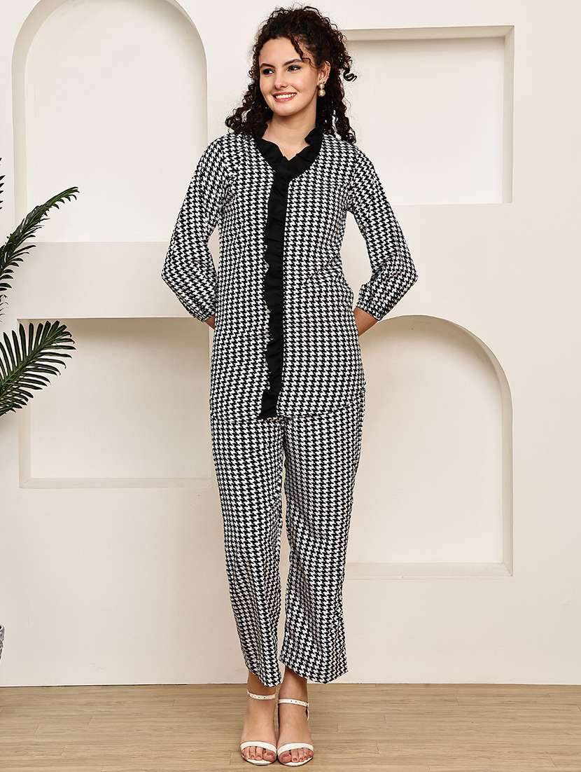 women printed top and trouser co-ord set - 22033423 -  Standard Image - 1