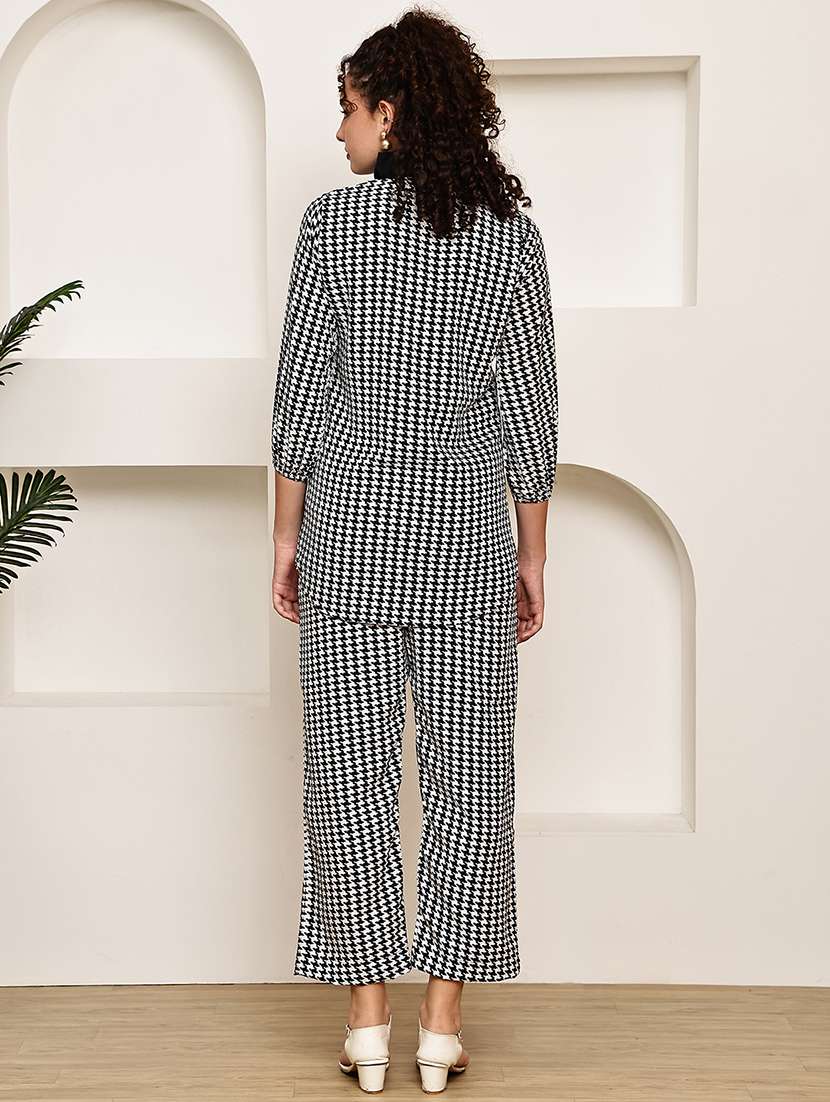 women printed top and trouser co-ord set - 22033423 -  Standard Image - 4