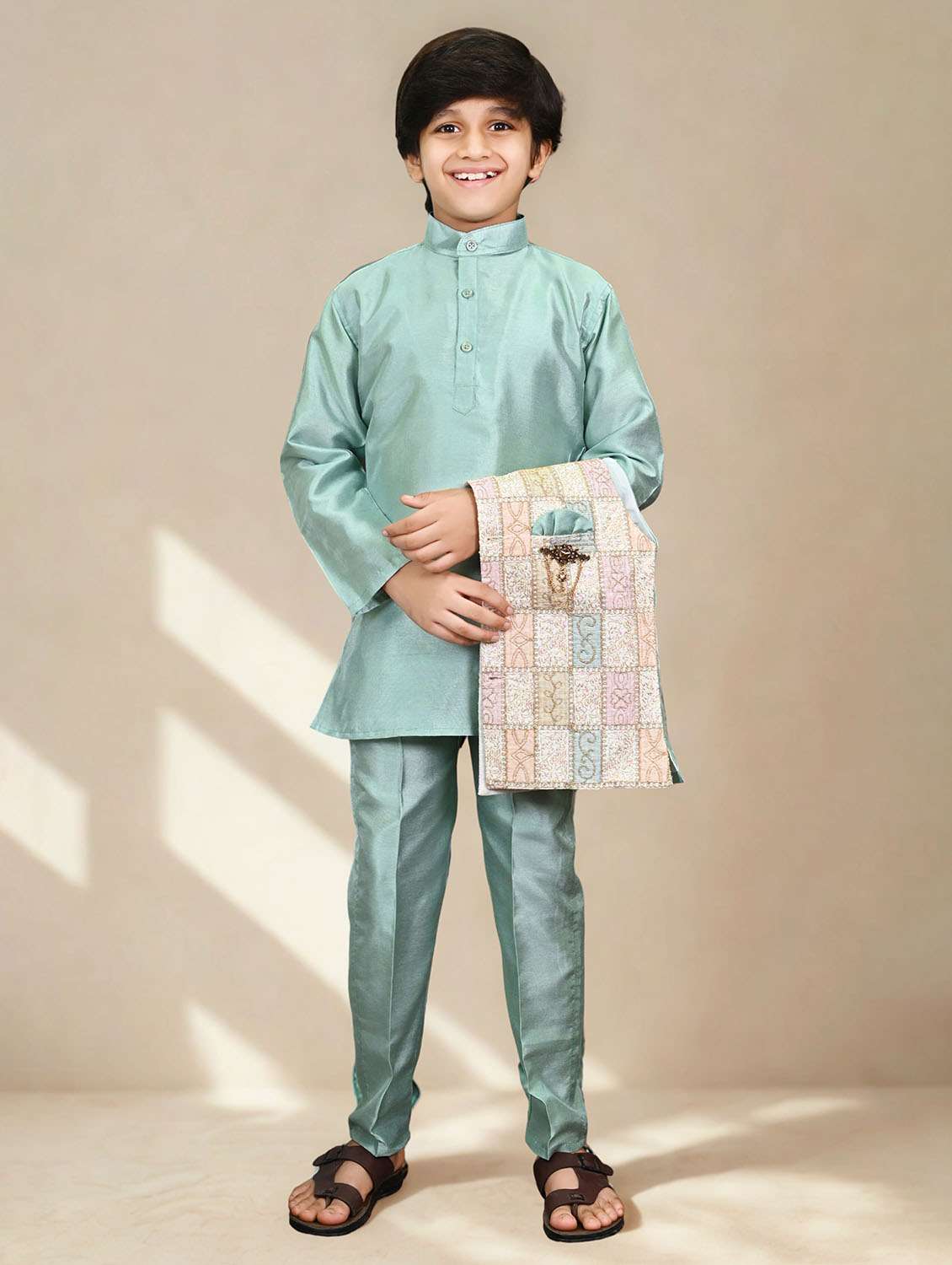 boys solid kurta and pyjama with embroidered nehru jacket - 22033573 - Standard Image - 4