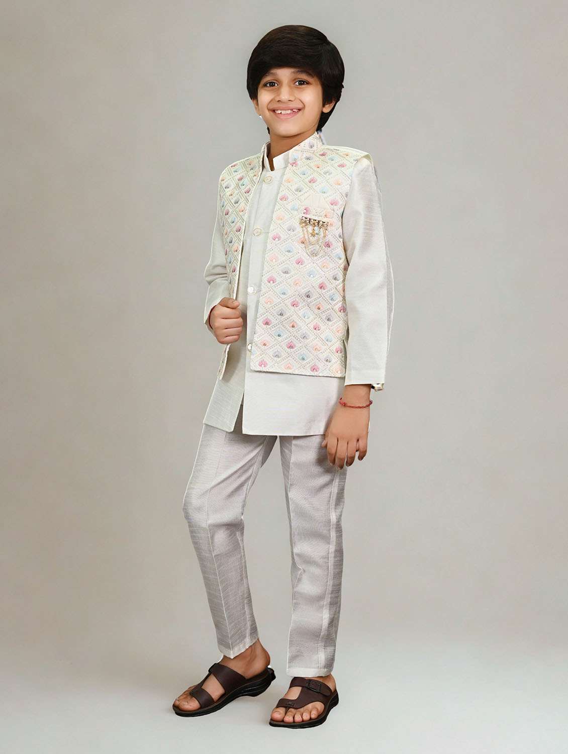 boys solid kurta and pyjama with embroidered nehru jacket - 22033576 - Standard Image - 1