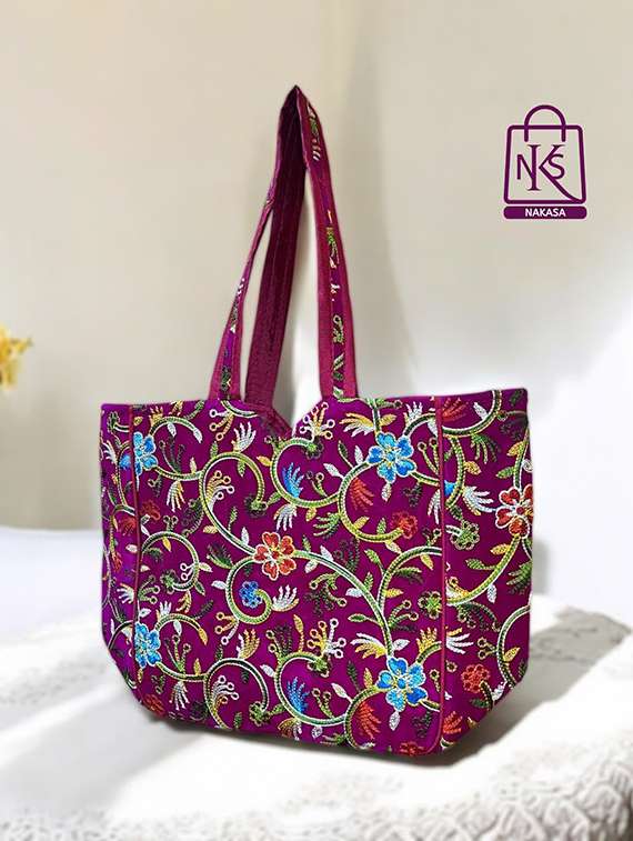 women floral embroidered tote bag - 22033615 -  Standard Image - 1