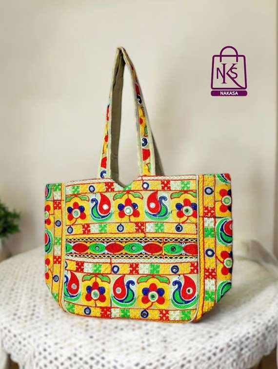 women floral embroidered tote bag - 22033620 -  Standard Image - 1