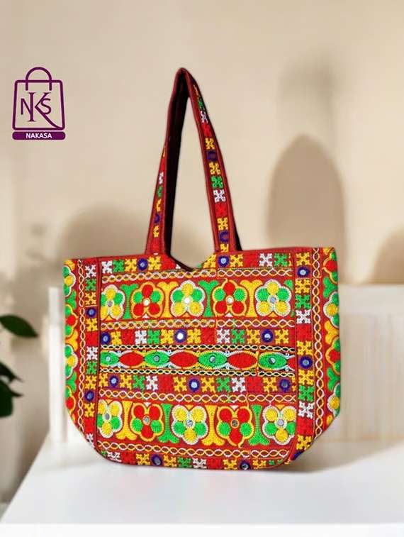 women floral embroidered tote bag - 22033622 -  Standard Image - 1