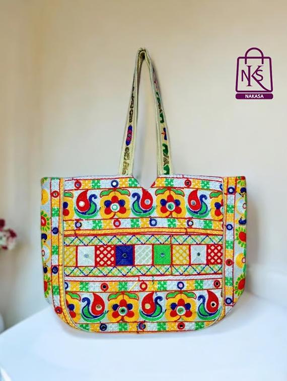 women floral embroidered tote bag - 22033625 - Standard Image - 1