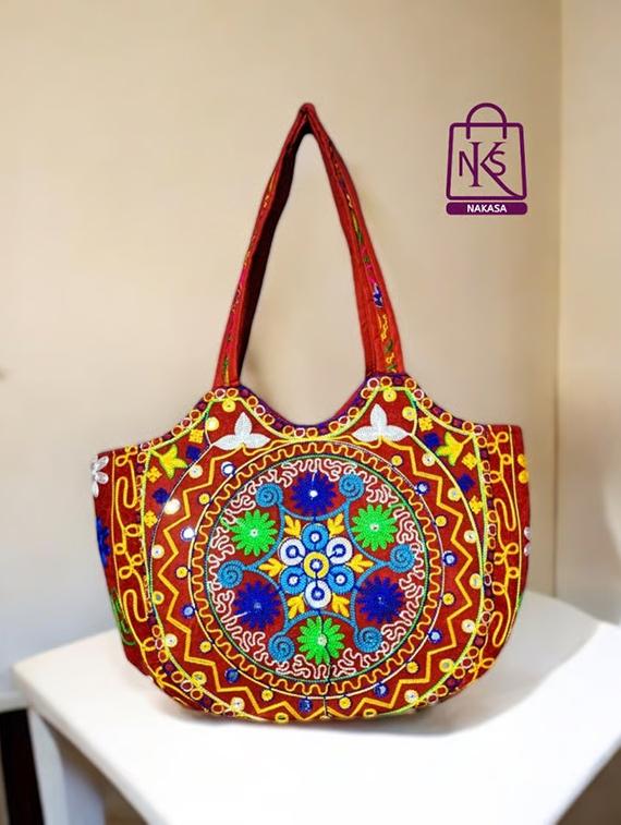 women floral embroidered tote bag - 22033632 - Zoom Image - 0