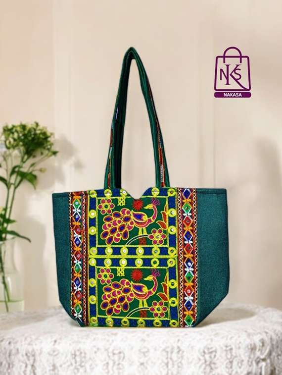 women embroidered tote bag - 22033633 -  Standard Image - 1