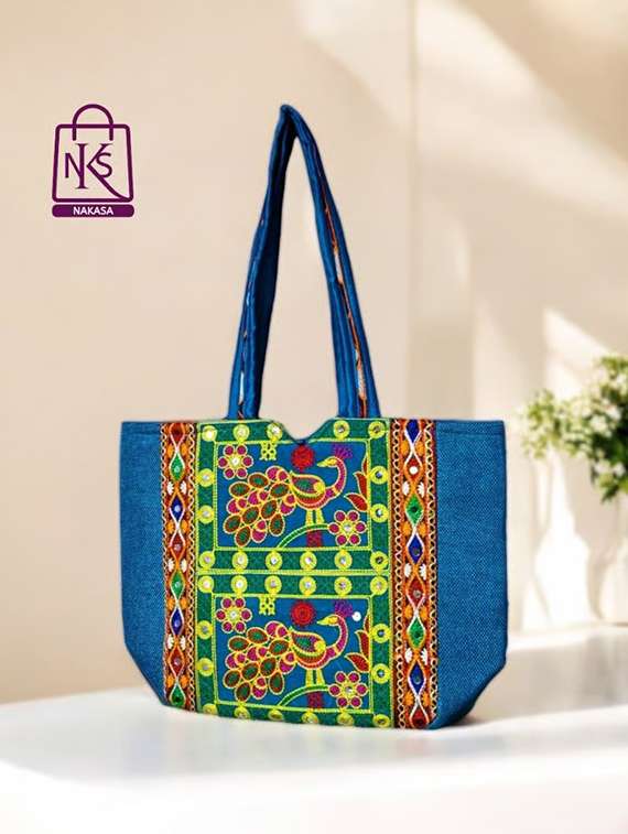 women embroidered tote bag - 22033634 -  Standard Image - 1