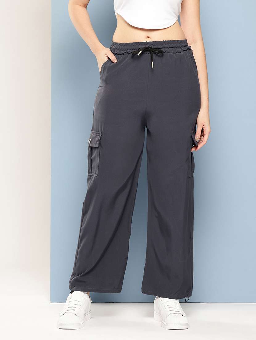 women solid mid rise relaxed fit cargo