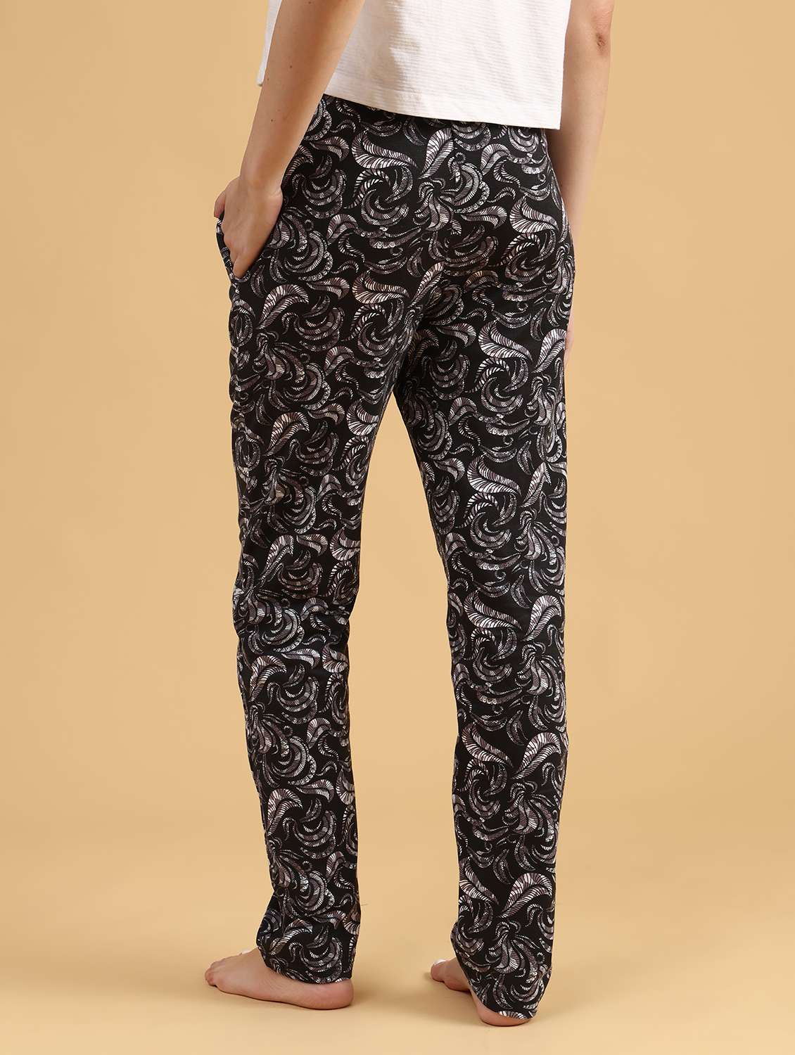 women printed mid rise lounge wear pajama - 22034827 -  Standard Image - 4