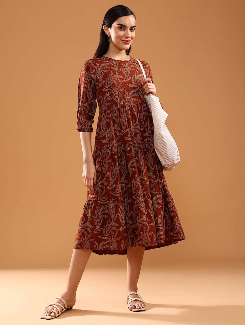 women printed three quarter sleeve tiered dress