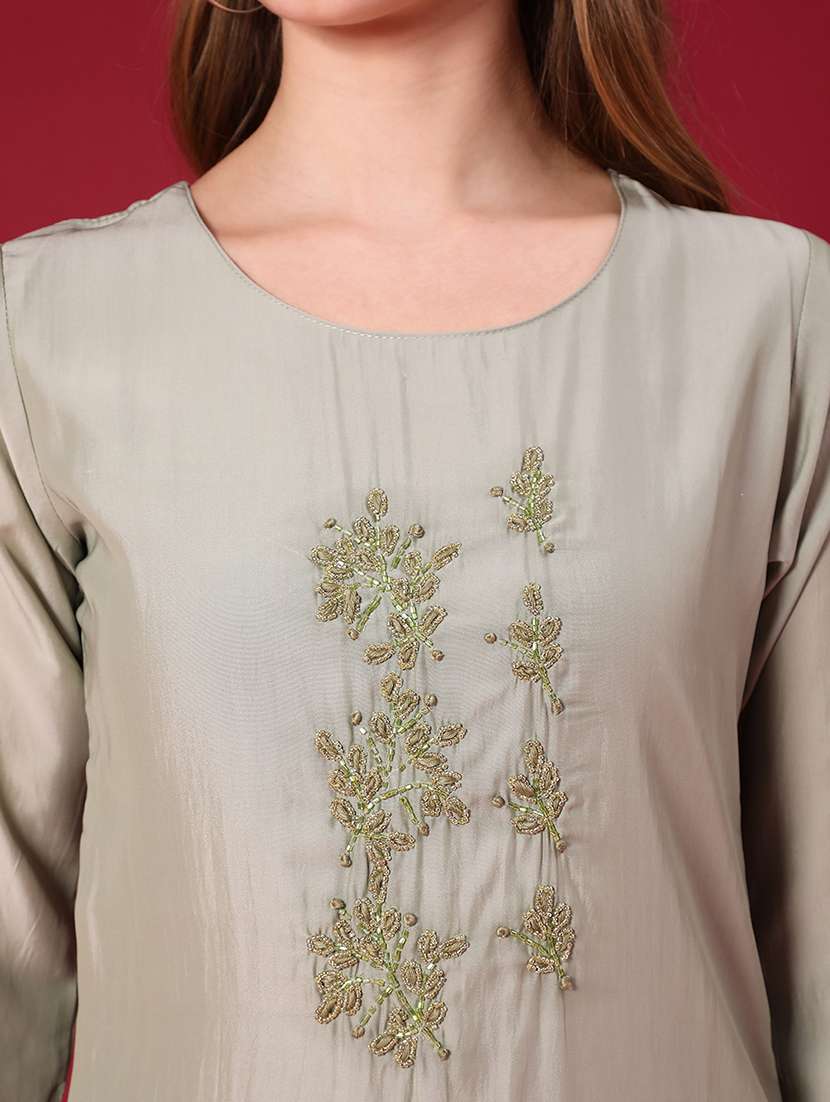 women solid with work three quarter sleeve straight kurta - 22035076 -  Standard Image - 4