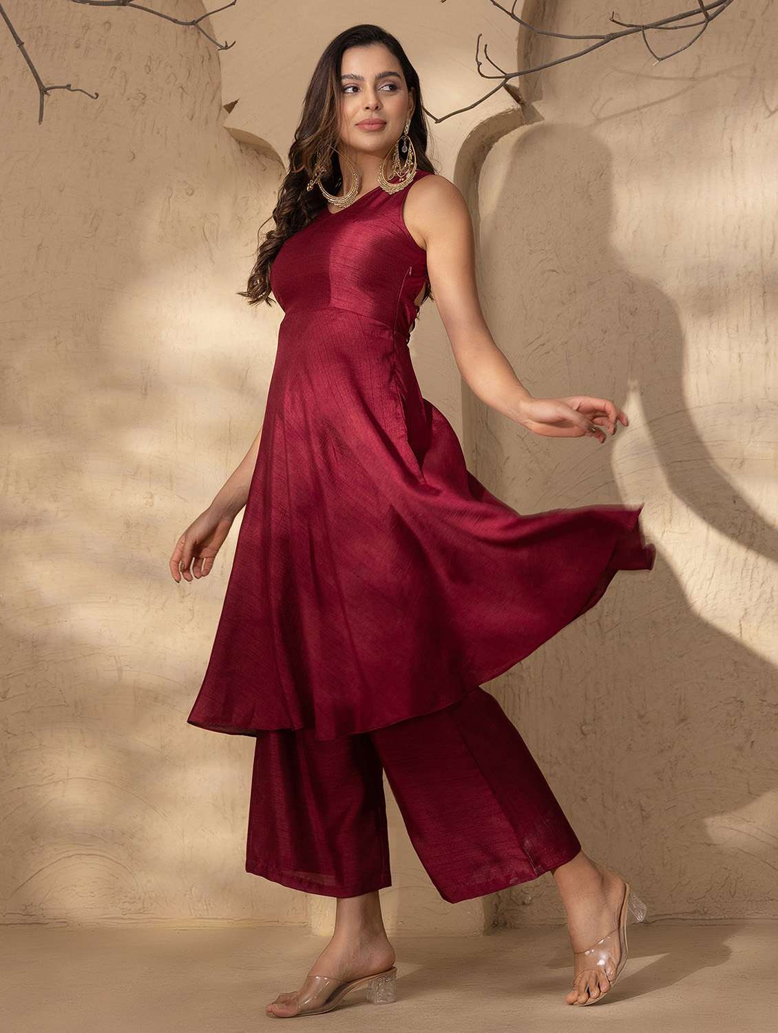 women solid backless kurta and palazzo set - 22035108 - Standard Image - 4