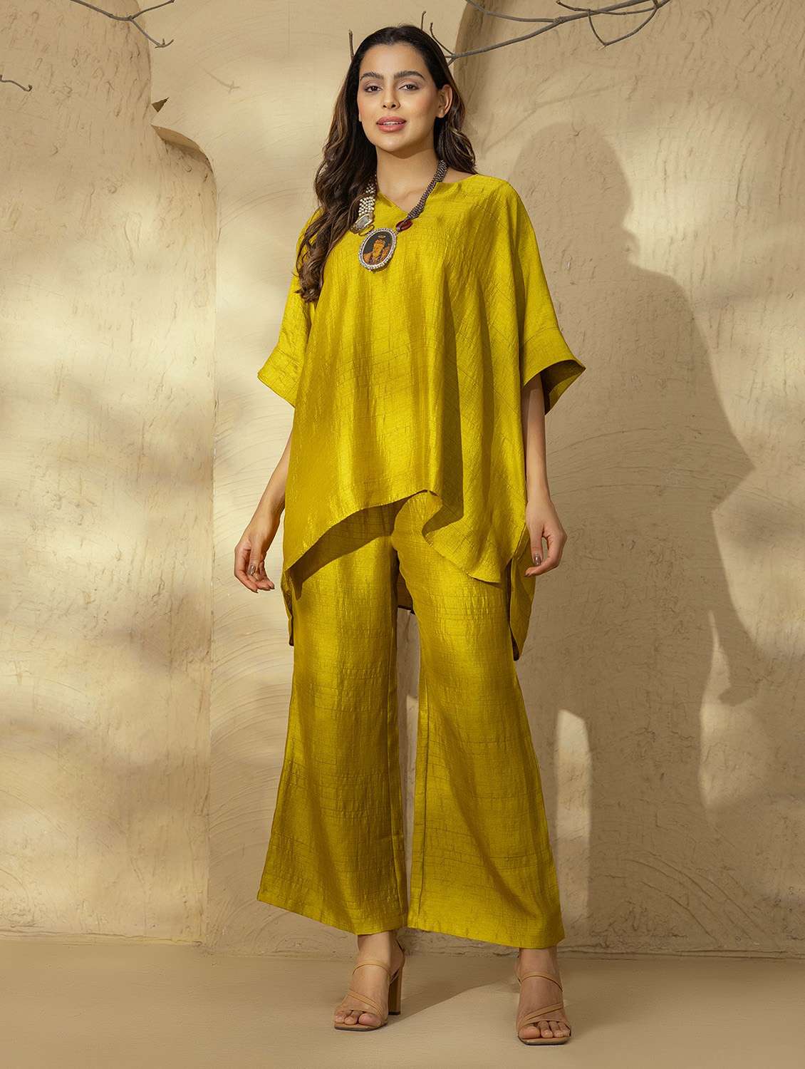 women solid kaftan kurta and pant set