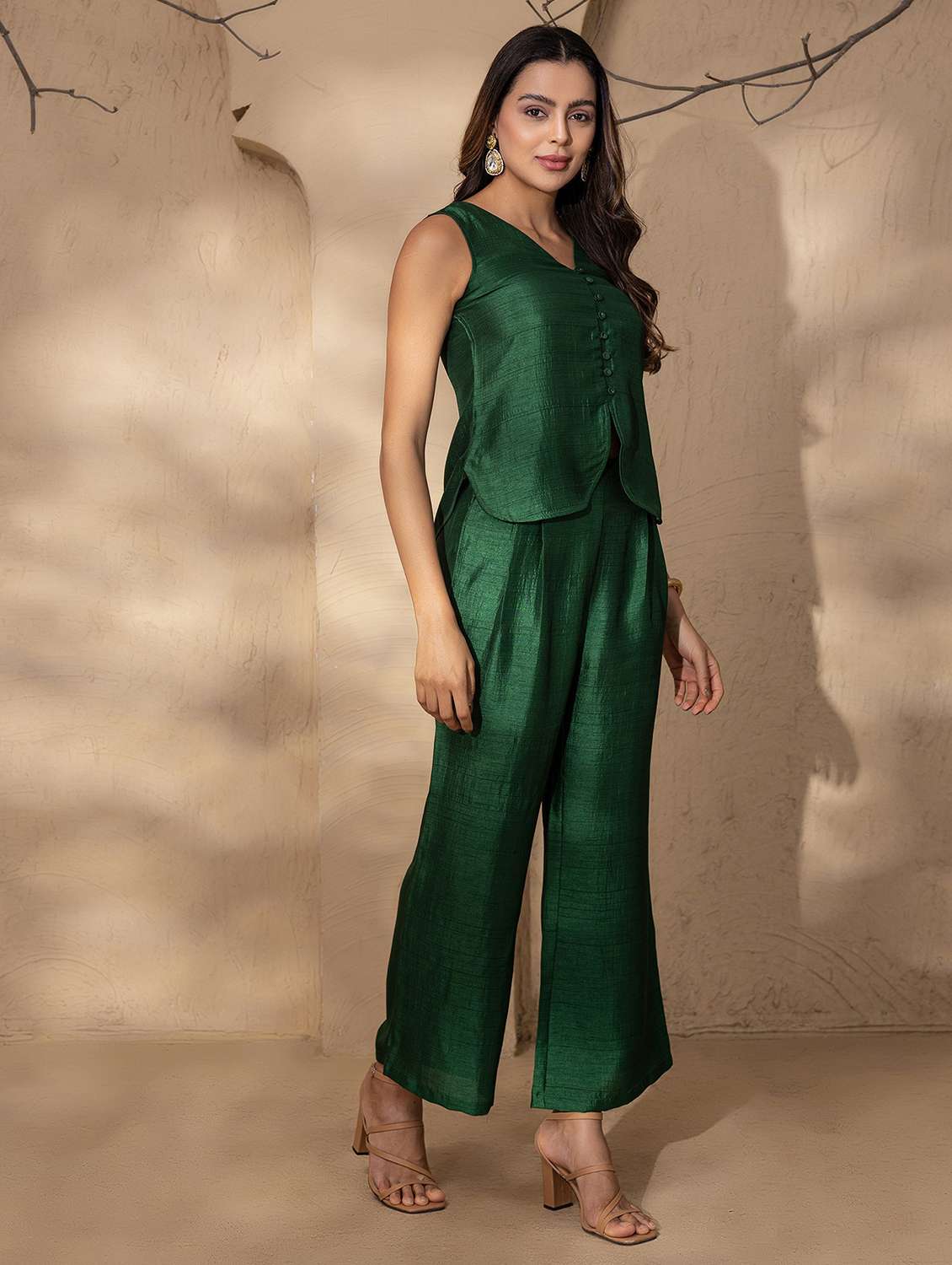 women solid sleeveless ethnic co-ord set - 22035118 - Standard Image - 1