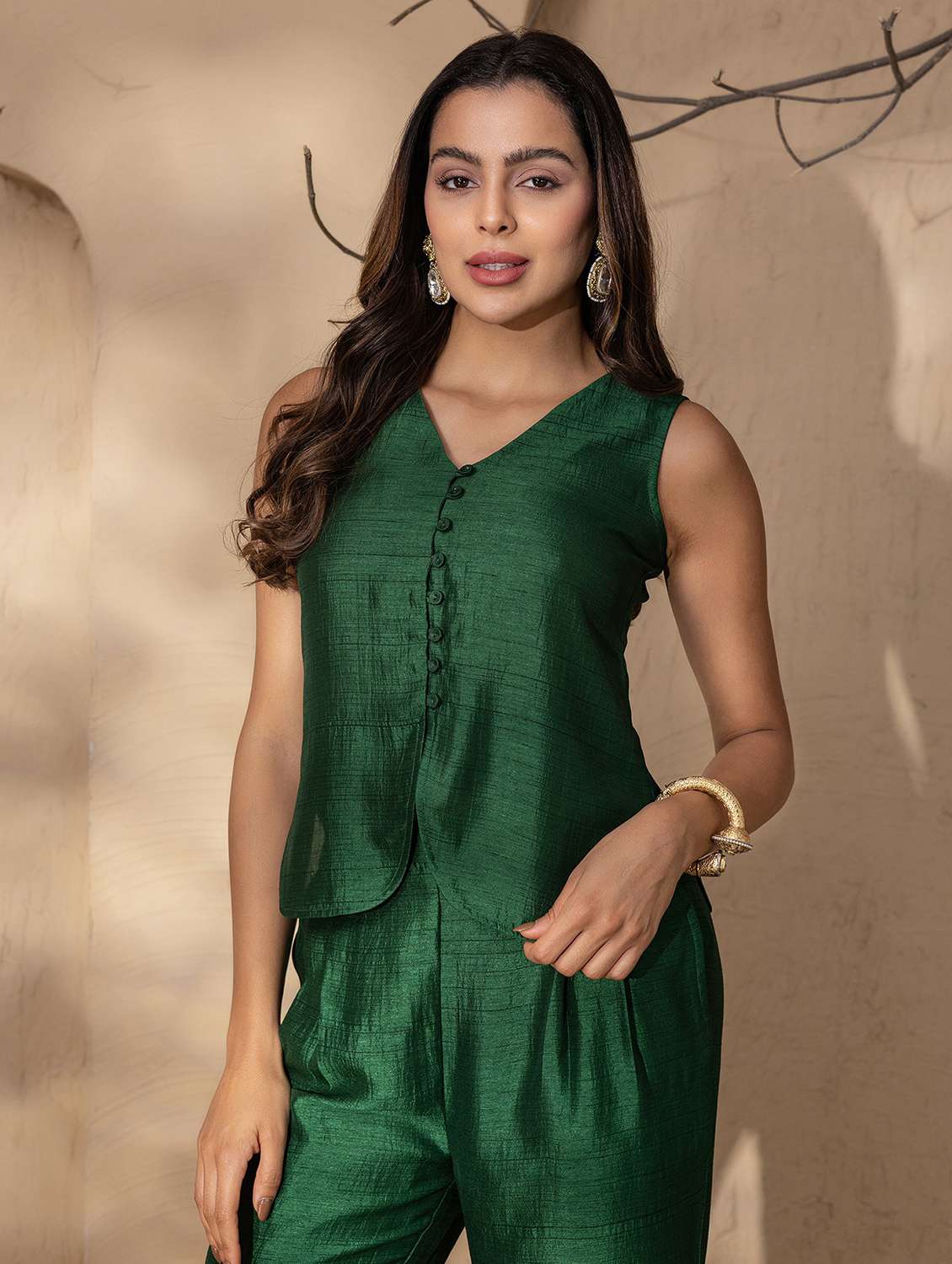 women solid sleeveless ethnic co-ord set - 22035118 - Standard Image - 4