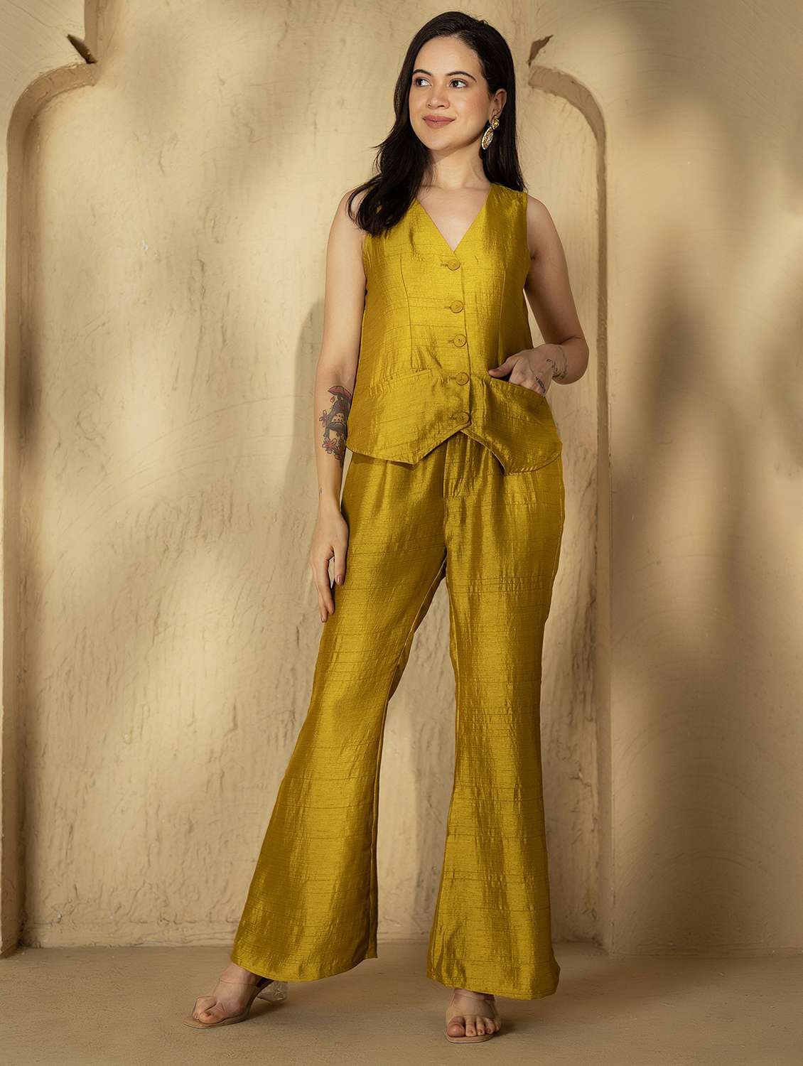 women solid sleeveless ethnic co-ord set - 22035122 - Standard Image - 1