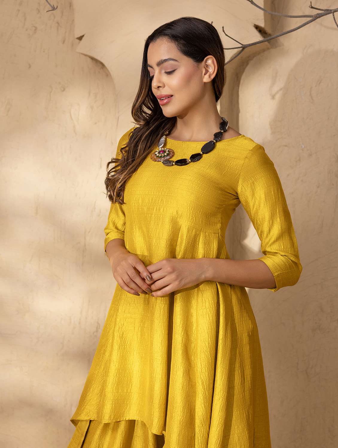 mustard women solid dhoti and high-low kurta set kurta set - 22035131 -  Standard Image - 4