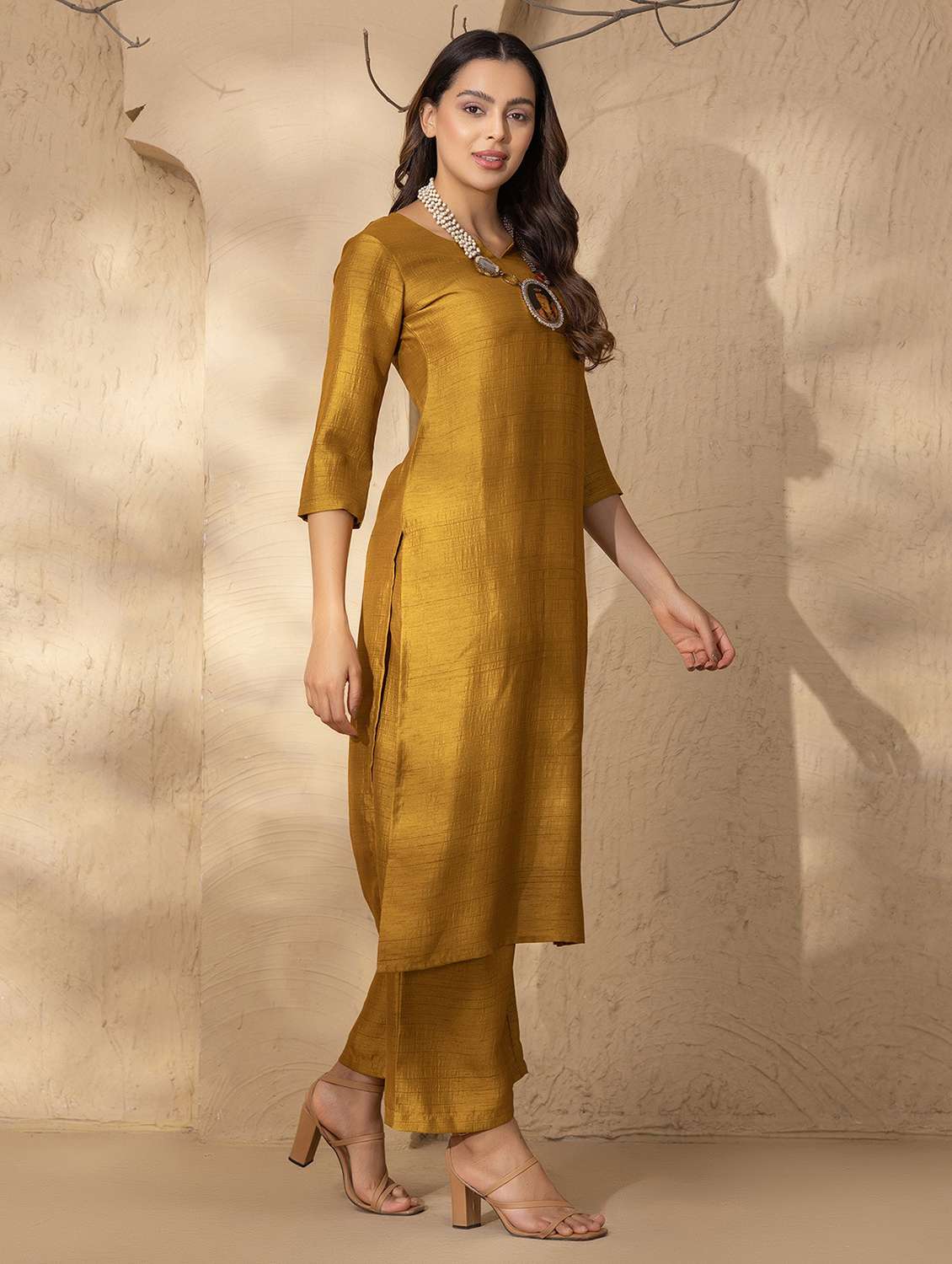 women three quarter sleeve kurta and palazzo co-ord set - 22035136 - Standard Image - 1