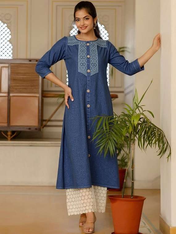 women solid three quarter sleeve straight kurta