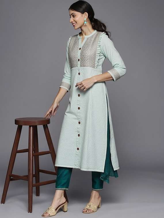 women solid mandarin neck straight kurta