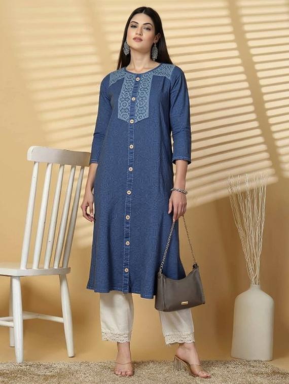 women solid mandarin neck straight kurta - 22035227 - Standard Image - 1