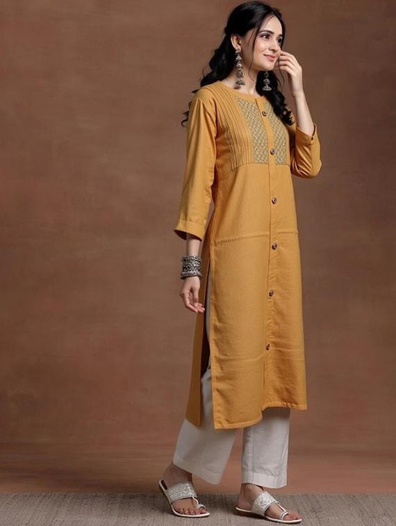 women solid three quarter sleeve straight kurta - 22035277 - Standard Image - 1