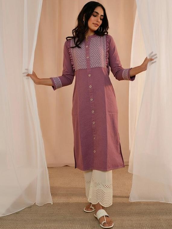 women solid three quarter sleeve straight kurta - 22035286 - Standard Image - 1