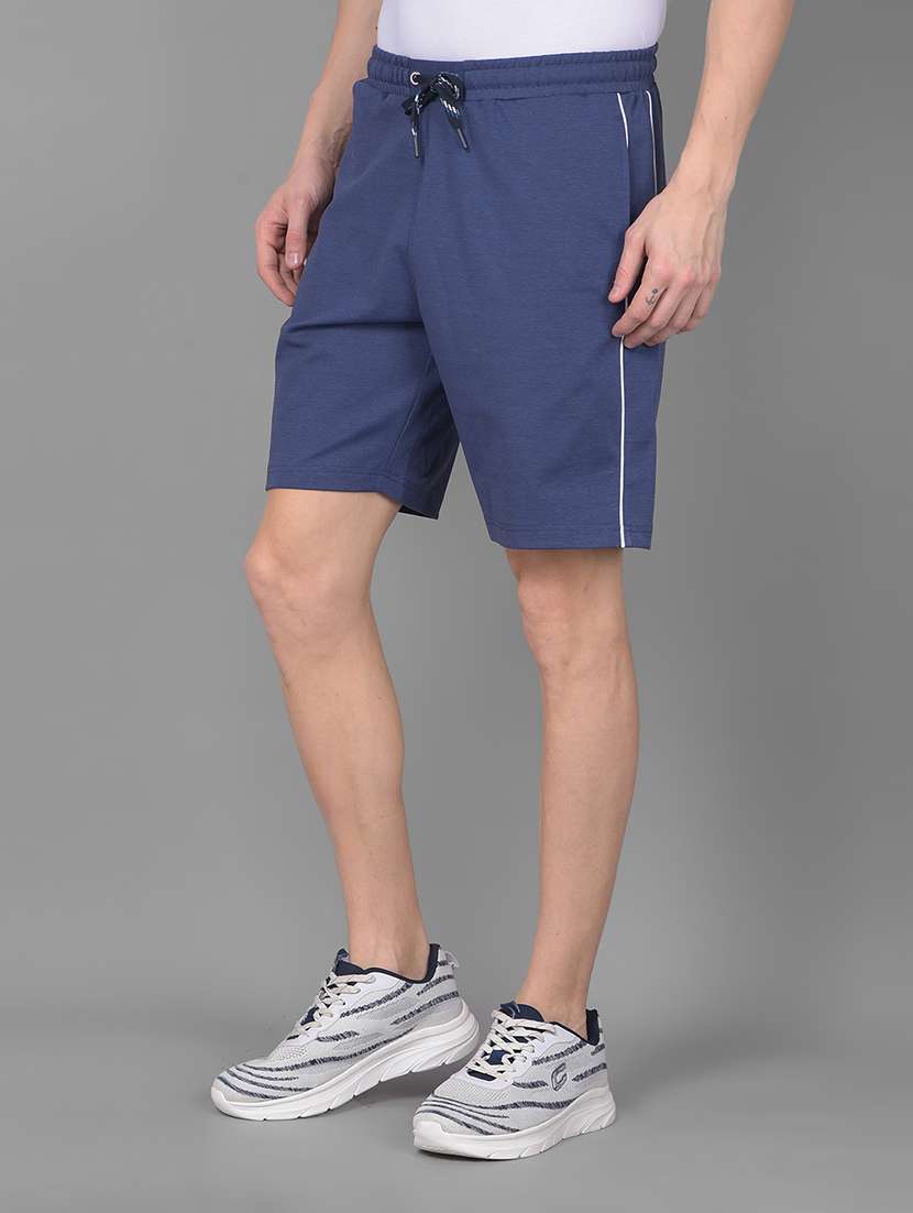 men solid mid rise regular fit shorts - 22035413 - Standard Image - 1
