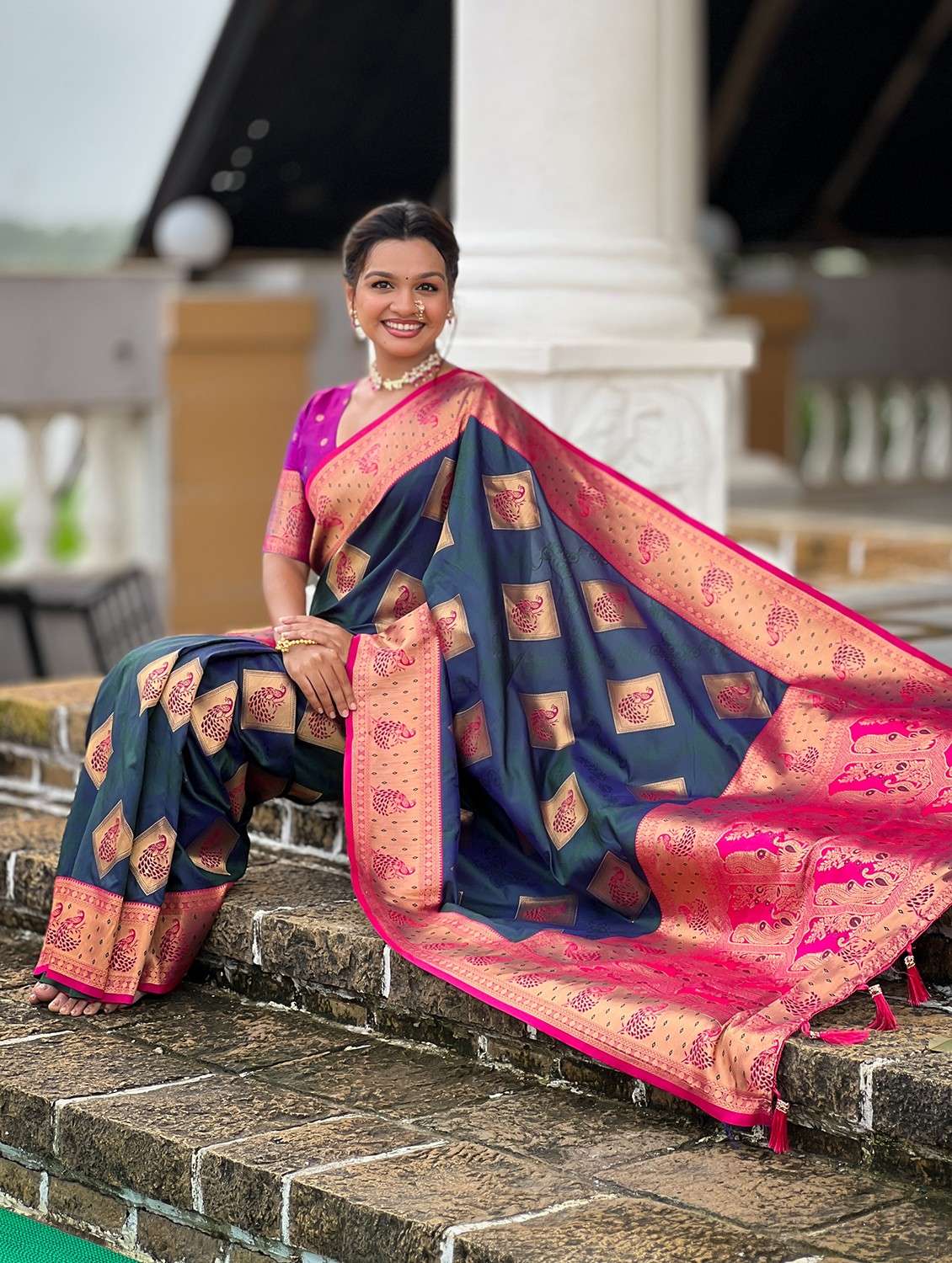 women self design banarasi saree with blouse - 22036577 - Standard Image - 4