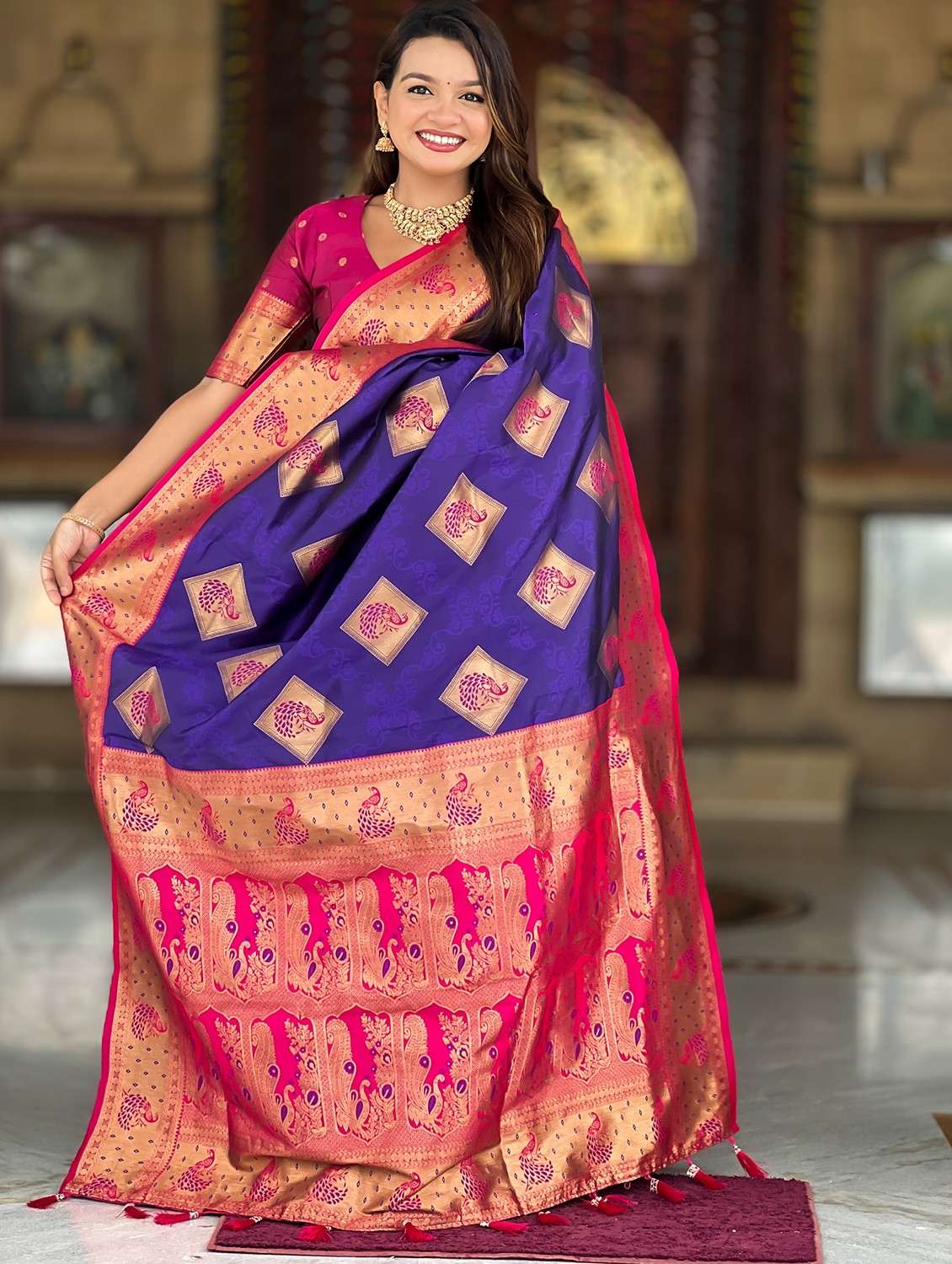 women self design banarasi saree with blouse - 22036579 -  Standard Image - 1