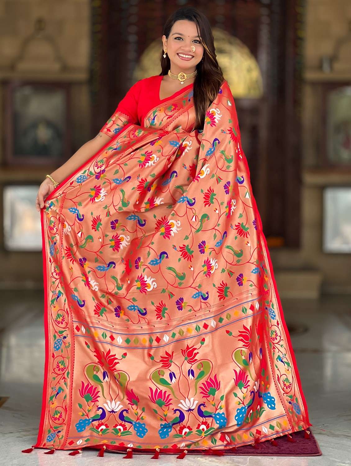 women self design banarasi saree with blouse - 22036581 -  Standard Image - 1
