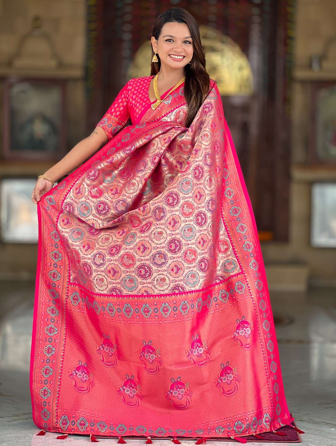 women self design banarasi saree with blouse - 22036582 -  Standard Image - 1