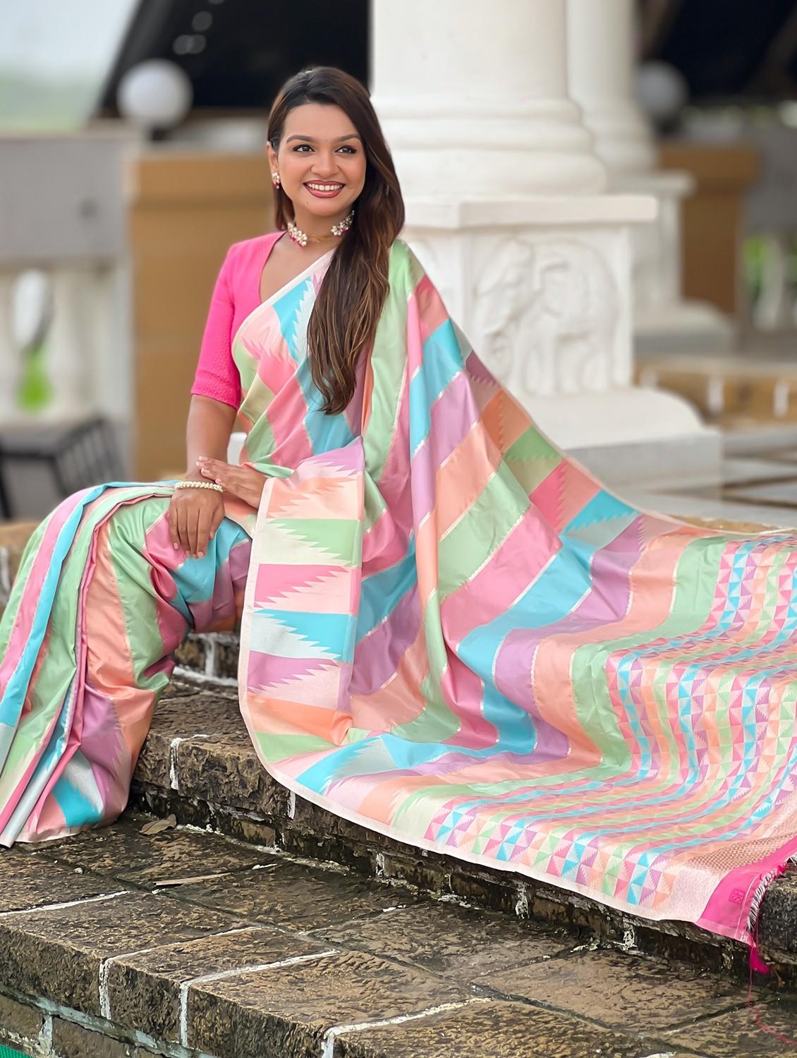 women self design banarasi saree with blouse - 22036584 - Standard Image - 4