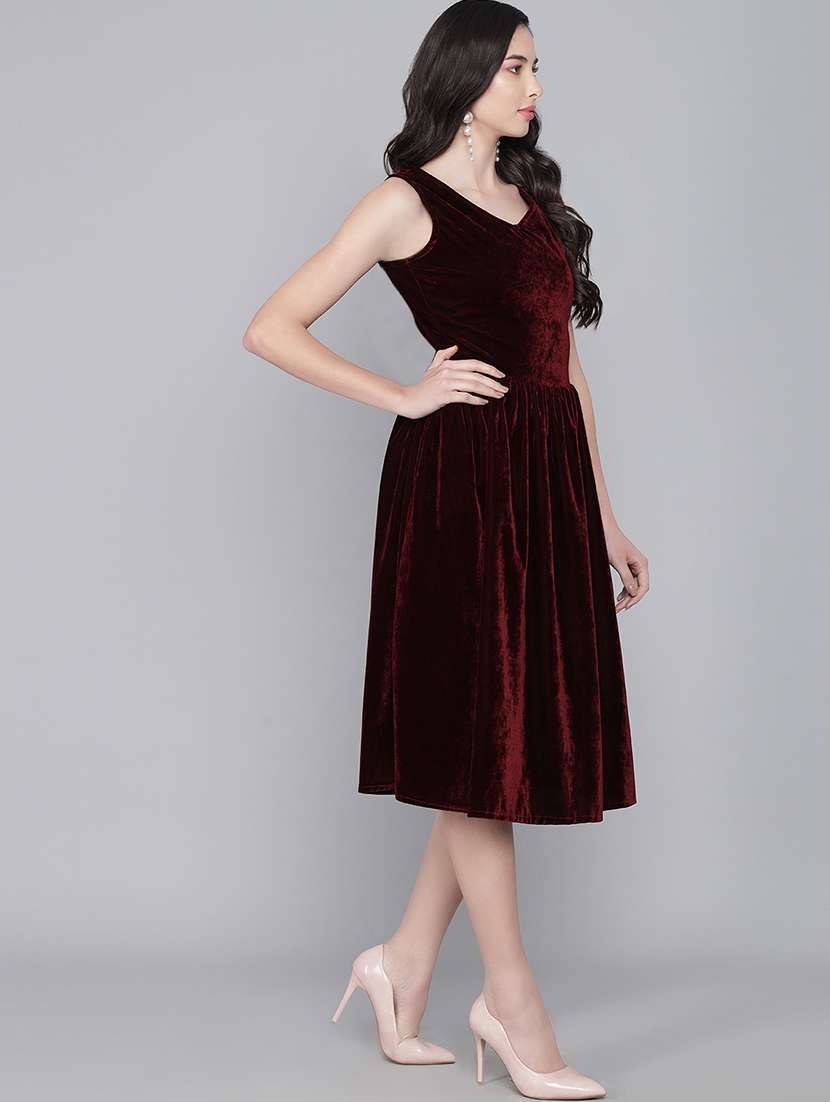 women solid sleeveless velvet fit & flare dress - 22036909 -  Standard Image - 4