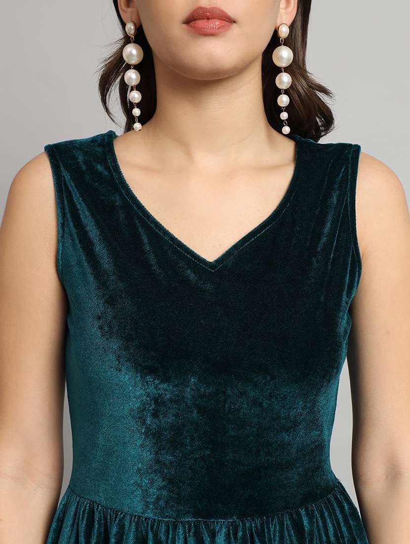 women solid sleeveless velvet fit & flare dress - 22036912 -  Standard Image - 4