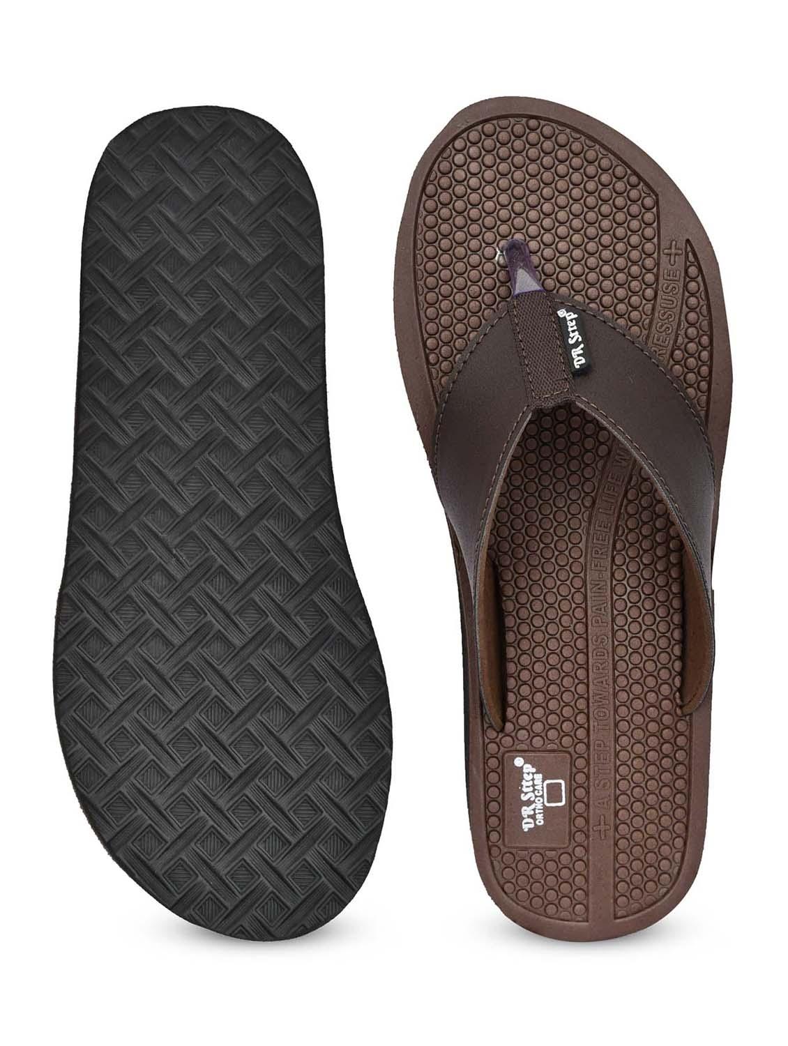 men brown solid flip flop - 22036988 - Standard Image - 4