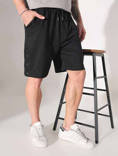 men solid mid rise regular fit shorts - 22037865 -  Standard Image - 0