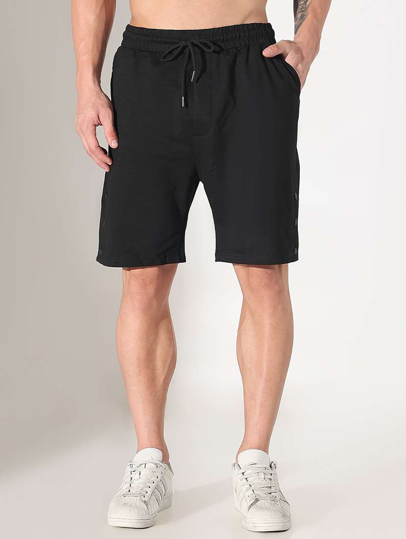 men solid mid rise regular fit shorts - 22037865 -  Standard Image - 1
