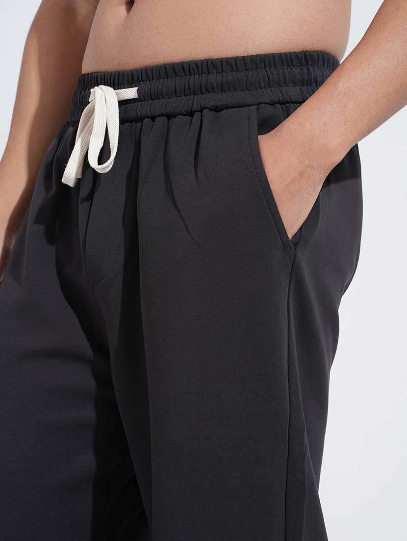 men solid mid rise loose fit trouser - 22038025 -  Standard Image - 6