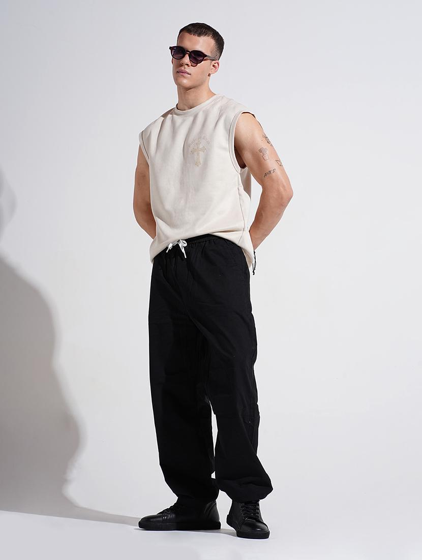 men solid mid rise relaxed fit trouser - 22038060 - Standard Image - 4