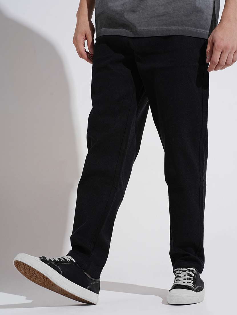 men solid mid rise straight fit chinos 