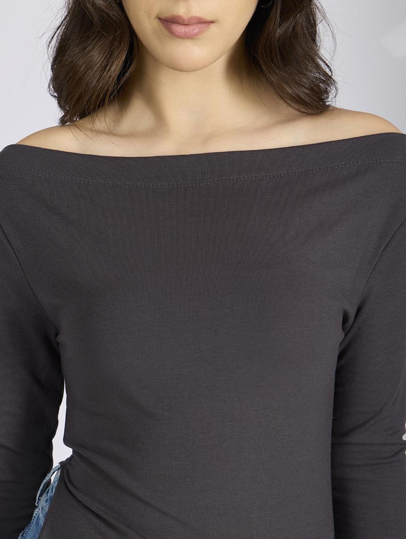 women solid off shoulder asymmetric top - 22038314 - Standard Image - 4