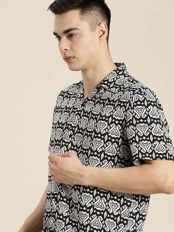 men printed cuban collared short sleeve shirt - 22038972 -  Standard Image - 1