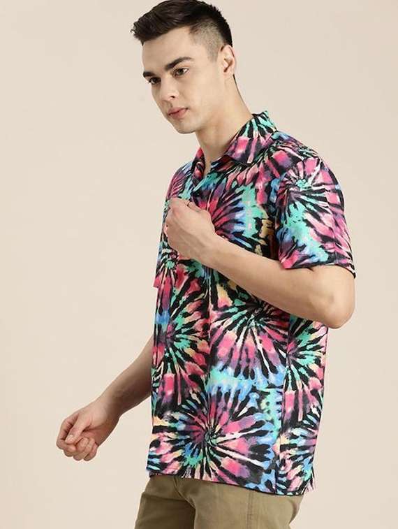 men printed cuban collared short sleeve shirt - 22038974 -  Standard Image - 1