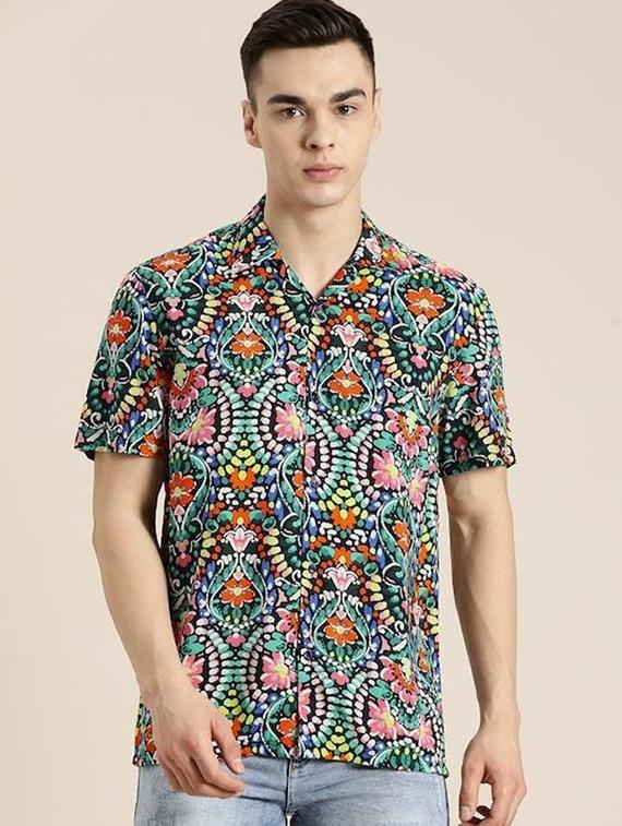 men printed cuban collared short sleeve shirt - 22038975 - Standard Image - 1