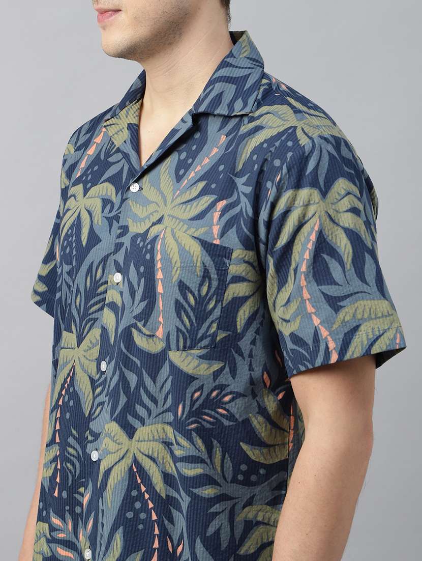 men printed cuban collared short sleeve shirt - 22039013 -  Standard Image - 4