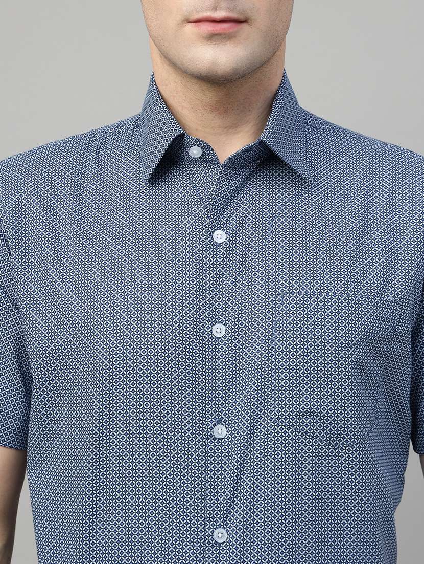 men printed collared short sleeve shirt - 22039336 -  Standard Image - 4