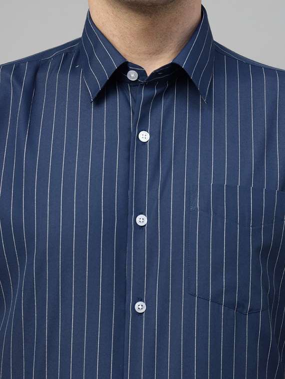 men striped collared short sleeve shirt - 22039621 -  Standard Image - 4