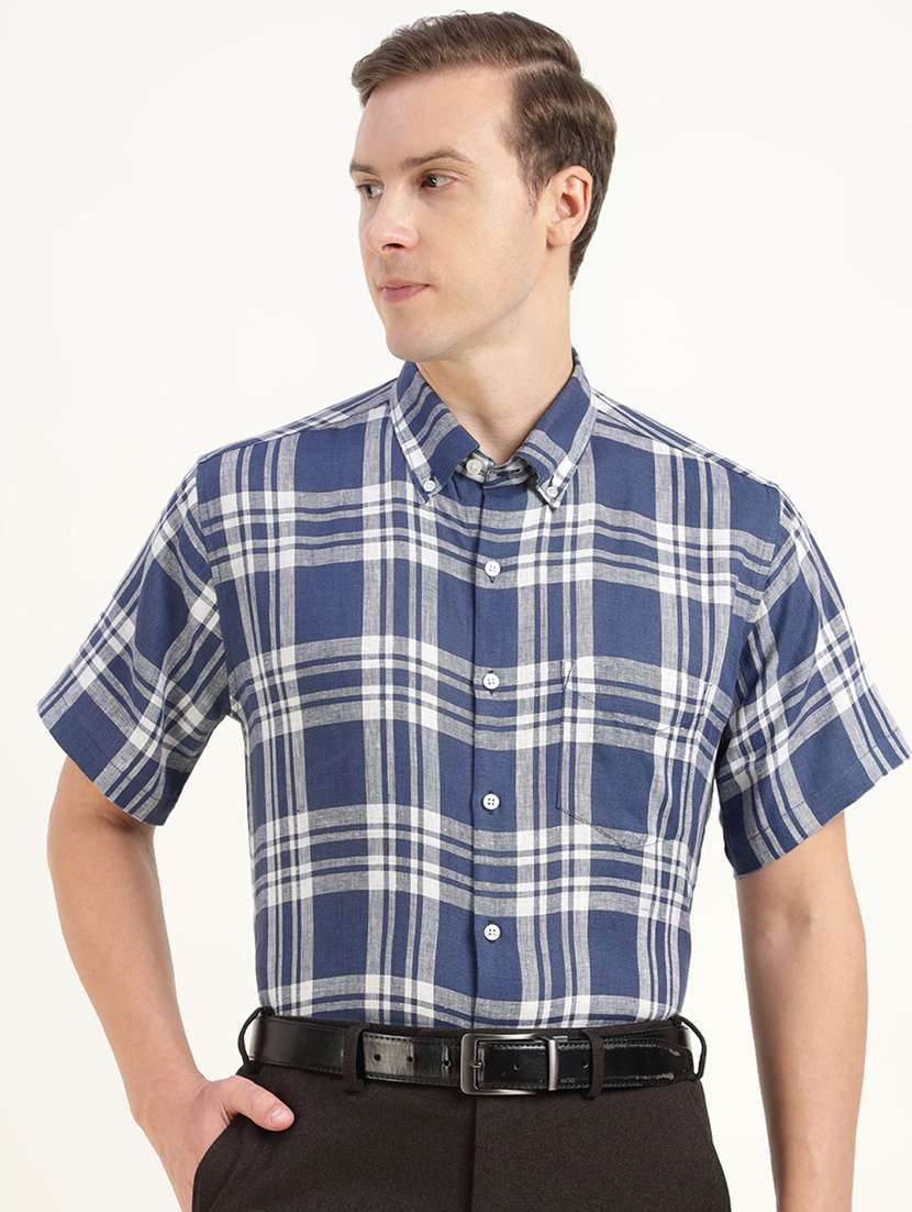 men checkered collared short sleeve shirt